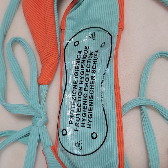 ROMWE Colorblock Cut Out Tie Side Bikini Swimsuit - Picture 8 of 11